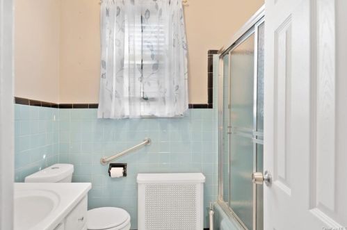 2320 Tenbroeck Ave, Bronx NY 10469-5308 exterior