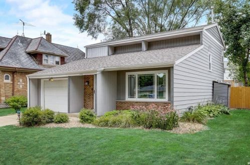 9916 Grantosa Dr, Milwaukee WI  53222-1411 exterior