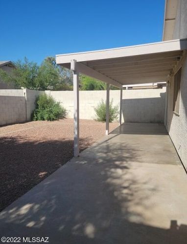 10211 Paseo Juan Tabo, Tucson AZ  85747-5260 exterior