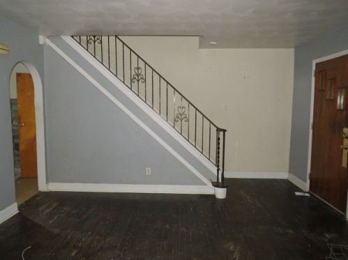 317 Reifert St, Pittsburgh PA  15210-3317 exterior