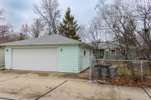 4015 83rd St, Milwaukee, WI 53220-2206