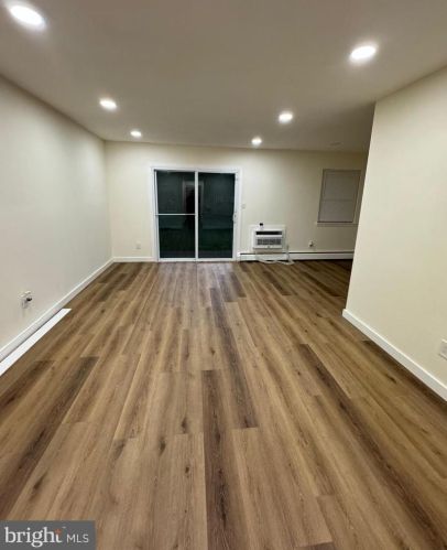 909 Garnet Dr, Burlington NJ 08016-4715 exterior