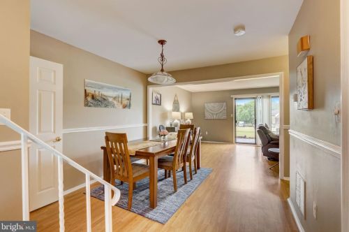 4 Crawford Ct, Trenton NJ  08690-3618 exterior