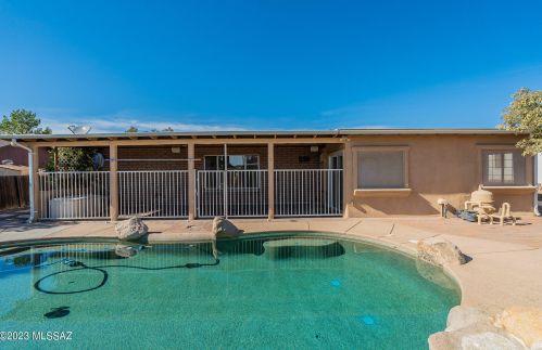 4801 Red Wolf Dr, Tucson AZ  85742-8825 exterior