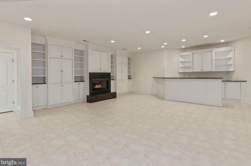 5802 Bent Twig Rd, Mc Lean VA 22101-1806 exterior