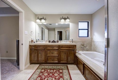 108 Golfview, Montgomery TX 77356-8853 exterior