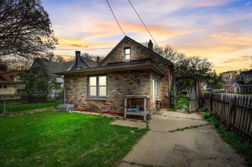 2197 79, Milwaukee WI 53219-1706 exterior