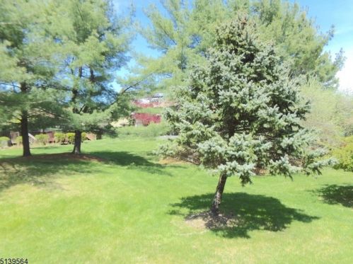 23 Sparrow Cir, Fredon NJ 07860-1492 exterior