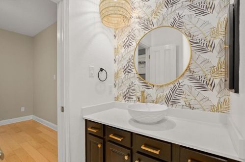 8119 Frst Hts Ln, Austin TX 78749-3506 exterior