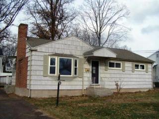 35 Marmor Ct, Hartford, CT 06109-3353