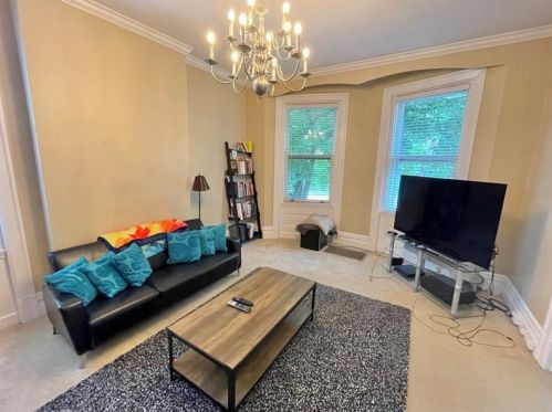 1084 Shady Ave, Pittsburgh PA  15232-2913 exterior