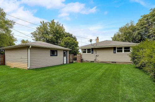 5536 Mohawk Ave, Milwaukee WI 53217-5034 exterior