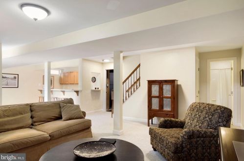 916 Brick Mnr Cir, Silver Spring MD 20905-3819 exterior