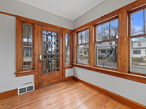 4866 37th St, Milwaukee WI  53221-2570 exterior