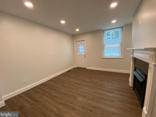 121 Ellsworth St, Philadelphia PA  19147-5407 exterior