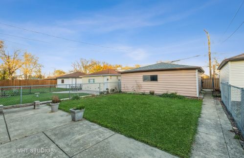 5411 Nottingham Ave, Chicago IL 60638-3109 exterior