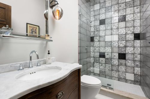 1119 Drummond Pl, Chicago IL 60614-1354 exterior