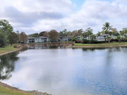 885 New Waterford Dr, Naples FL 34104-7889 exterior