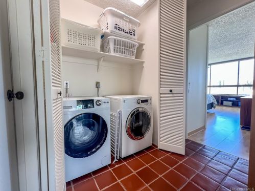 1517 Makiki St, Honolulu HI  96822-4501 exterior