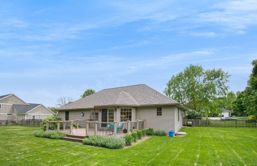 6438 Hollison Dr, Kalamazoo, MI 49009-8085