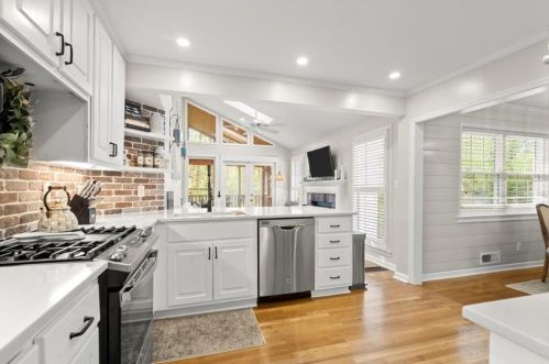 2122 Belvedere Dr, Atlanta GA  30318-1704 exterior