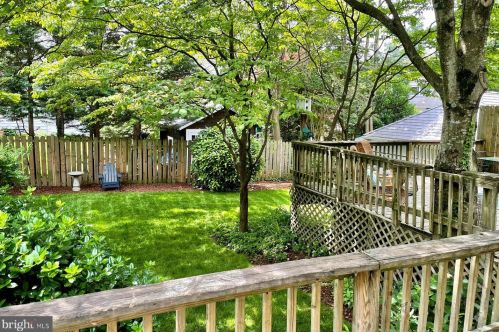 3912 Blackthorn St, Bethesda MD 20815-5056 exterior