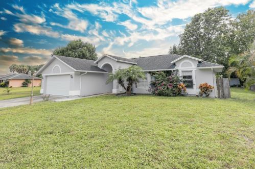 1050 Euclid Ln, Fort Pierce FL  34983-3204 exterior