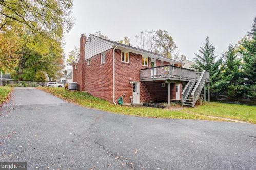 102 Mannakee St, Rockville MD 20850-1914 exterior