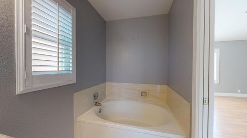 1922 Porter Way, Turlock CA 95380-3788 exterior