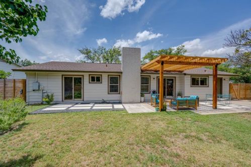 5405 Fairmont Cir, Austin TX 78745-2757 exterior
