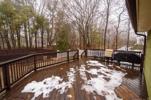 16 Seagrave St, Killingly CT 06239-4129 exterior