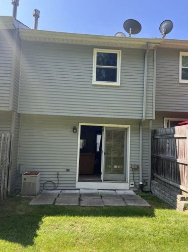 314 Hamlet Ct, Pittsburgh, PA 15227-4355