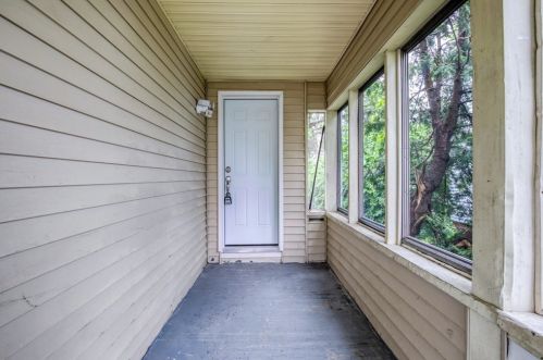 56 James St, Springfield MA 01105-1416 exterior