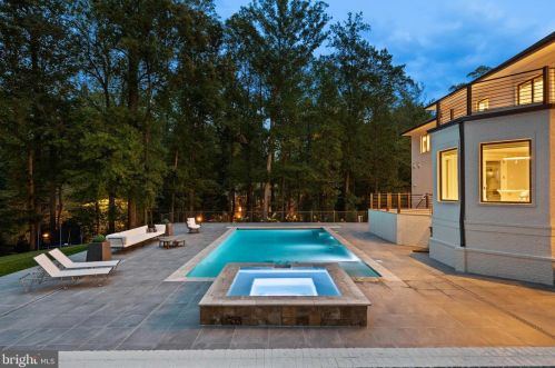 8600 Brook Rd, Mc Lean, VA 22102-1506