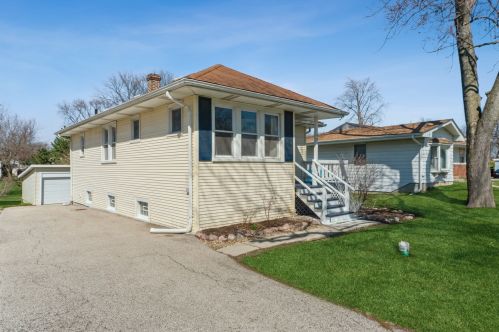 651 Elm Park Ave, Elmhurst, IL 60126-3004
