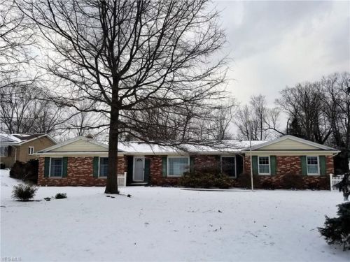 9255 Whitewood Rd, Cleveland, OH 44141-1662