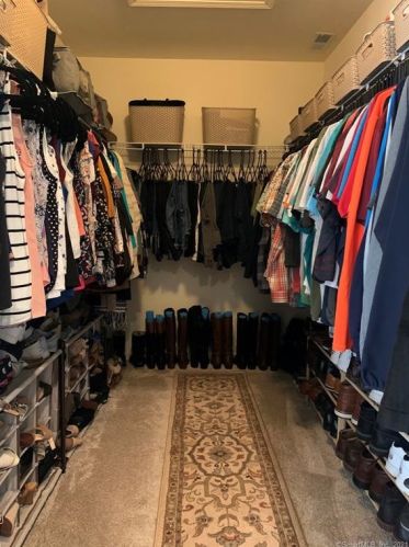 33 Magnolia Ct, Torrington CT 06790-2666 exterior