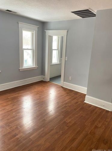 149 Gln St, New Britain CT 06051-2506 exterior