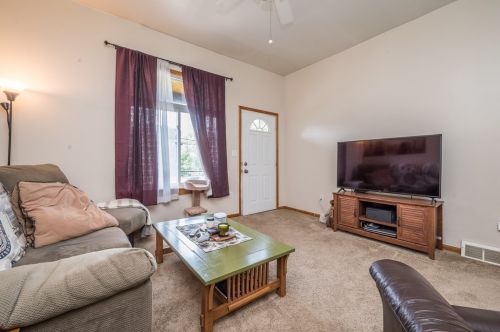 3704 Poplar St, Pittsburgh PA  15234-2829 exterior