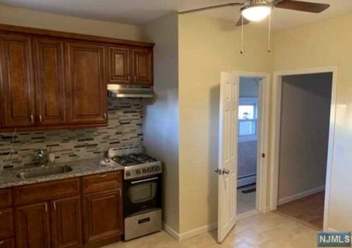 187 Clinton St, Paterson, NJ 07522-1342