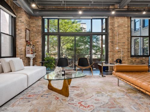 420 Grand Ave, Chicago IL 60612-1144 exterior