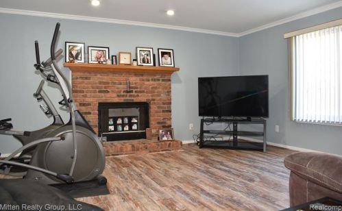 5300 Riverwalk Trl, Commerce Township MI 48382-2842 exterior