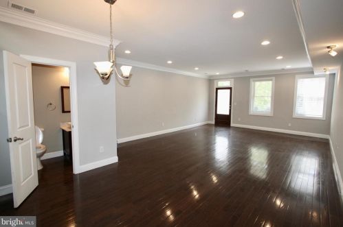 321 T St, Washington, DC 20002-1534