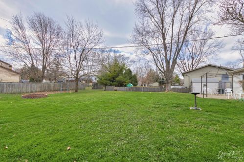 9209 Arthur St, Bull Valley IL 60014-4908 exterior