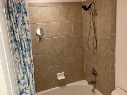 6436 Chariot St, Atlanta GA 30328-4298 exterior