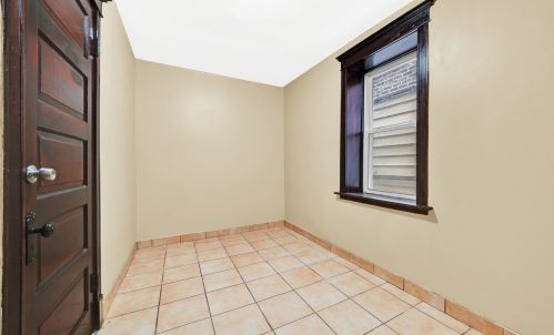 2743 Avers Ave, Chicago IL 60805-1436 exterior