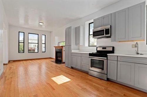 6152 Ellis Ave, Chicago IL 60637-2614 exterior