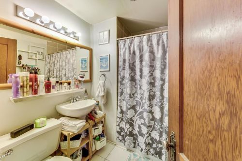 3315 Oakley Ave, Chicago IL 60618-6207 exterior