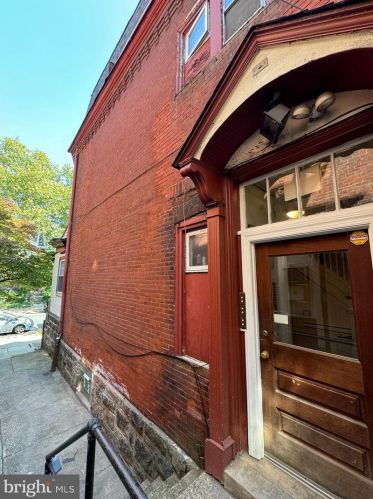 4718 Cedar Ave, Philadelphia PA 19143-2016 exterior