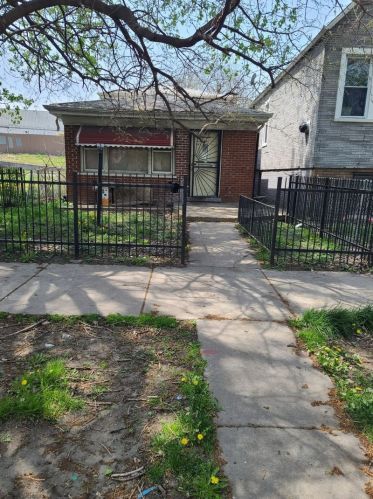 4764 Shields Ave, Chicago IL  60609-4529 exterior